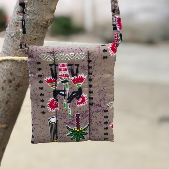 NW West African Crossbody bag, Sz 5”LX5.5”H - Picture 5 of 5